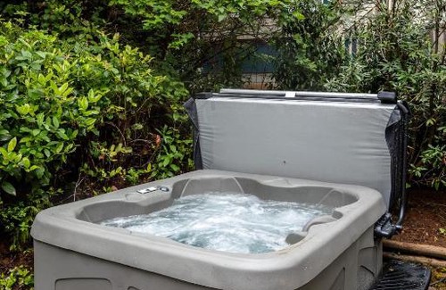 Seabrook House | Seabrook 2-Bdrm with Hot Tub, AC, Pet Friendly