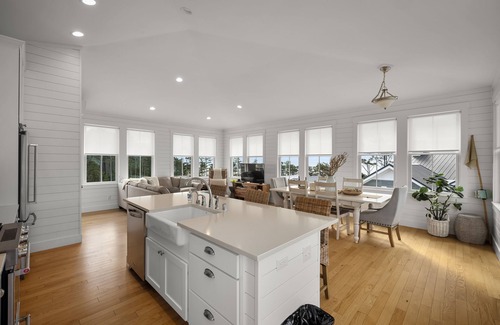 Seabrook House | Seabrook's Head in the Clouds, panoramic oceanviews!