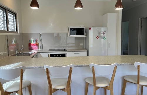 Rainbow Beach Apartment | Seadaze 1 - Rainbow Beach. Gorgeous unit close to the beach. Aircon. Pool. Wifi
