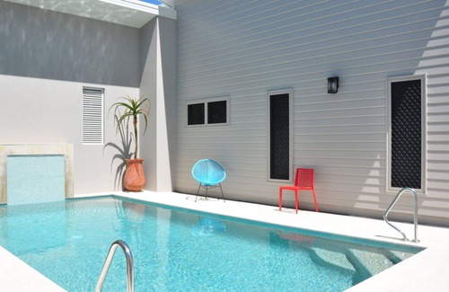 Rainbow Beach Apartment | Seadaze 1 - Rainbow Beach. Gorgeous unit close to the beach. Aircon. Pool. Wifi