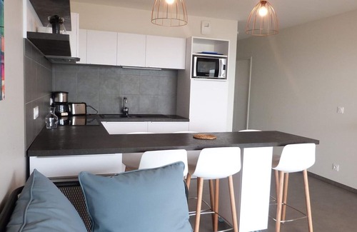 La Tranche-sur-Mer Apartment | Seafront Apartment, Direct Beach Access, Balcony, Pool, Jacuzzi, Parking, Sleeps 6