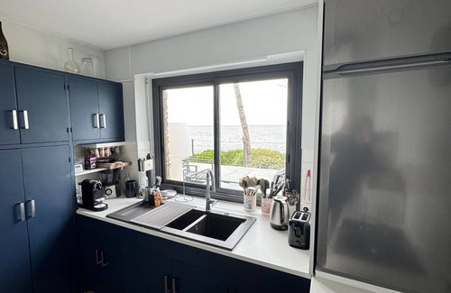 Saint-Gildas-de-Rhuys House | Seafront house, 180° south-facing view. Direct access to beaches, trails, fishing.