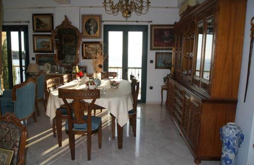 Kardamyli House | Seafront Maisonette in Kardamyli