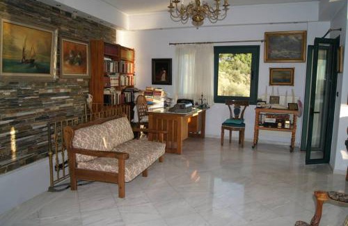 Kardamyli House | Seafront Maisonette in Kardamyli