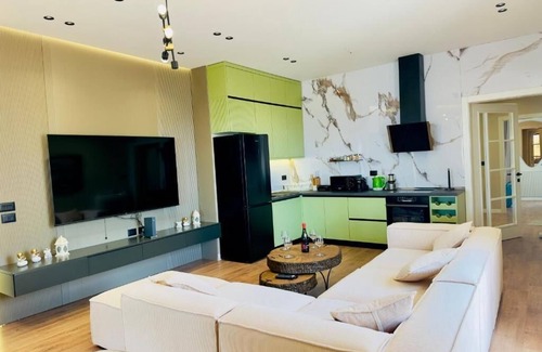 Vlore Apartment | Seafront Penthouse with sunset view & jacuzzi