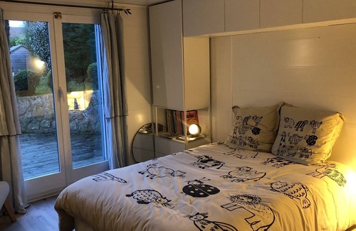 Bernieres-sur-Mer Villa | Seafront villa, landing beach, Bernières/sea, 3 bedrooms, sleeps 8