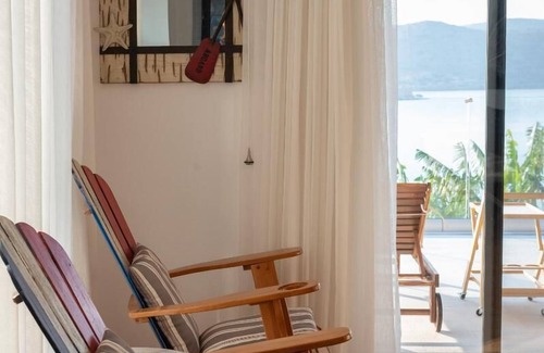 Kounelion Villa | Seafront Villa with a heated pool Unique location