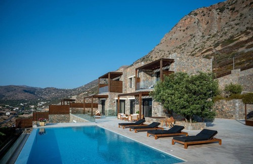 Kounelion Villa | Seafront Villa with a heated pool Unique location