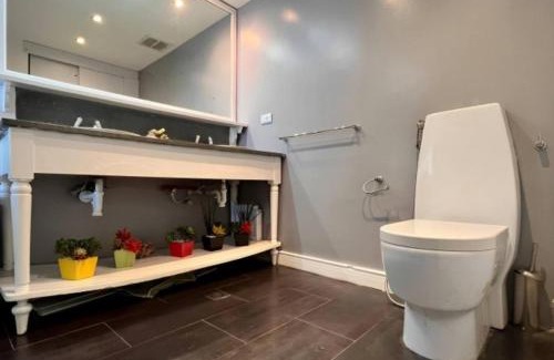 Margarita Island Apartment | SeafrontApartment-Sleeps4-Pool-Parking-Garden