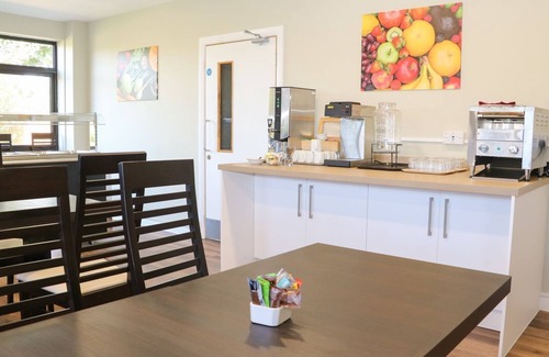 Littlehampton Cottage | SEAGLASS SNUG AT MARINE COURT, family friendly in Littlehampton