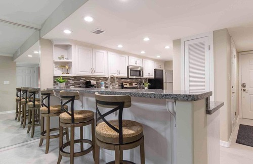 South Padre Island Condo | Seagull 502 - Charming Beachfront Condo w/Endless Ocean Views, Pool, Spa, Washer & Dryer