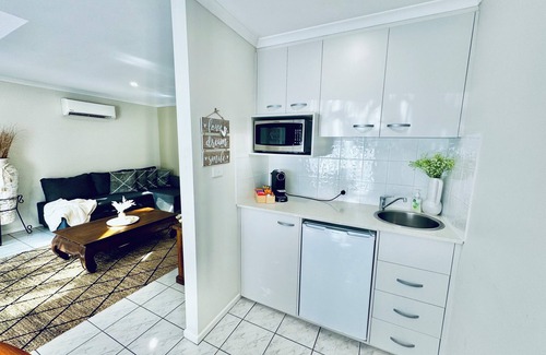 Coffs Harbour Cabin | Seaheaven @ Aanuka Resort Spa Bure with Pool - Tennis - Walk to Beach