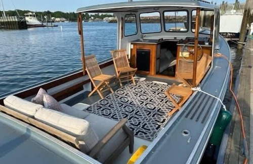 Southwest Harbor Boat Rental | Seaquest Rental! Stay at the Marina!