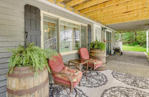 Searsport House | Searsport Paradise with Private Pool and Patio!