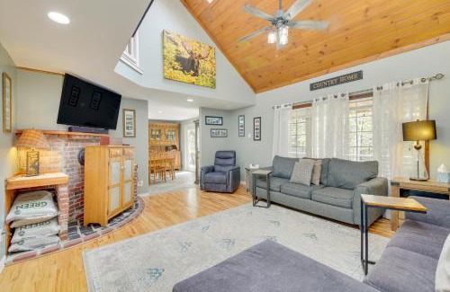 Searsport House | Searsport Paradise with Private Pool and Patio!