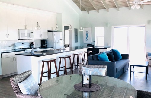 Long Bay Hills House | Seasage Cottage: 2 Bed 2 bath with private pool. 3 miles to Grace Bay Beach