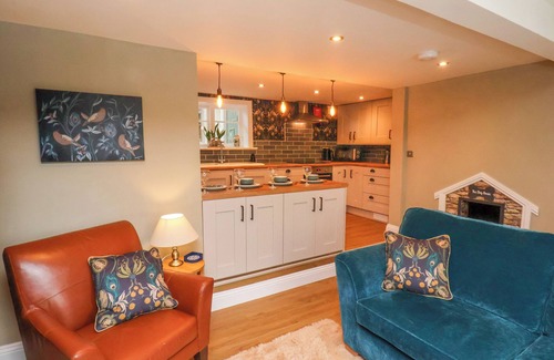 Marske-by-the-Sea Cottage | SEASCAPE COTTAGE, pet friendly, with open fire in Marske-By-The-Sea
