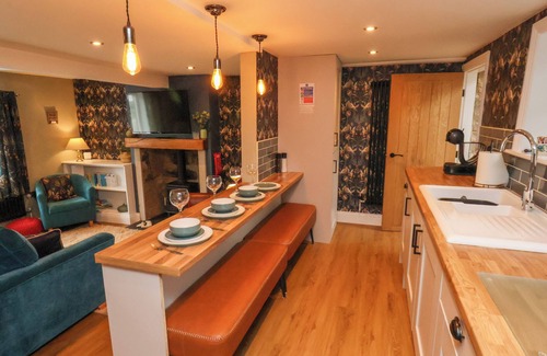 Marske-by-the-Sea Cottage | SEASCAPE COTTAGE, pet friendly, with open fire in Marske-By-The-Sea