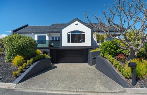 Britannia Heights House | Seascape Escape