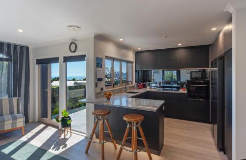 Britannia Heights House | Seascape Escape