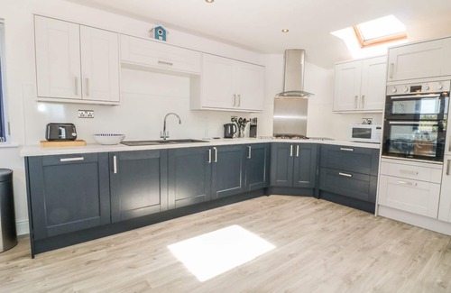 Trearddur Bay Cottage | SEASCAPE, family friendly, with open fire in Trearddur Bay