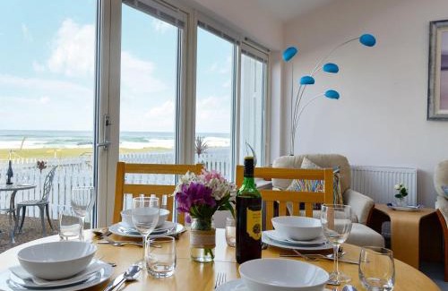 Banff House | Seascape