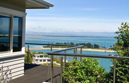 Stepneyville House | Seascape Villa - Nelson Waterfront Home