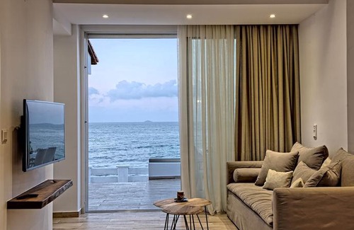 Kokkini Chani Villa | Seashell Seafront Villa