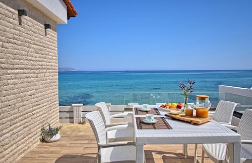 Kokkini Chani Villa | Seashell Seafront Villa