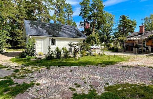 Storlinge House | Seaside Apartment Close to Borgholm