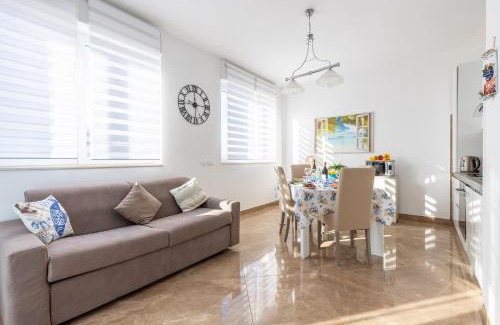 Calambrone Apartment | Seaside Apartment with swimming pool and parking