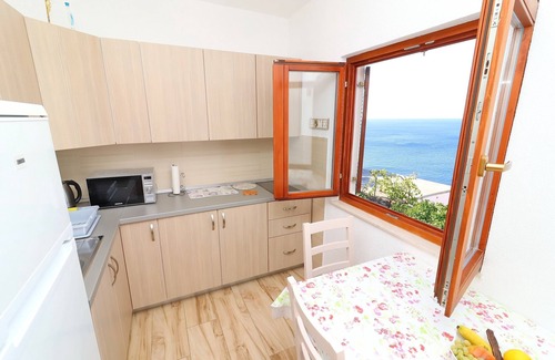 Podobuce Apartment | Seaside Apartments Hrkać - Comfort One Bedroom Apartment with Terrace and Sea View 1