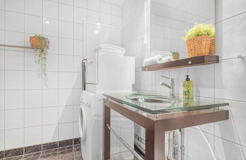 Sandviken Apartment | Seaside Apt. Catch Crabs from Your Bedroom Window!