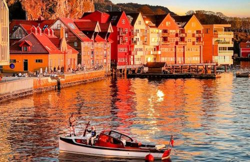 Sandviken Apartment | Seaside Apt. Catch Crabs from Your Bedroom Window!