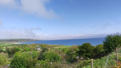Curragh Ski Chalet | Seaside chalet in Ardmore with breathtaking views