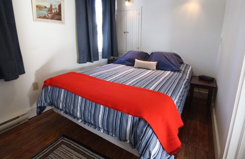 Boutiliers Point Cottage | Seaside Cottage with Rustic Charm