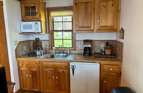 Lincolnville Cottage | SEASIDE COTTAGE- LOON- Town of Lincolnville