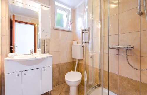 Jadranovo Apartment | Seaside Guesthouse by JR City Apartments