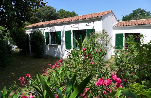 Saint-Trojan-les-Bains House | Seaside house, 20 meters from small beach, 500 m from port, shops n' restaurants