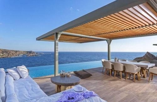 Livadia Villa | seaside holiday villa rental crete