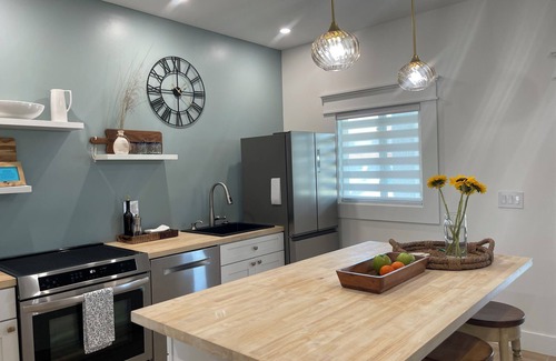 Marineland Acres House | Seaside King Suite, a minute from the ocean