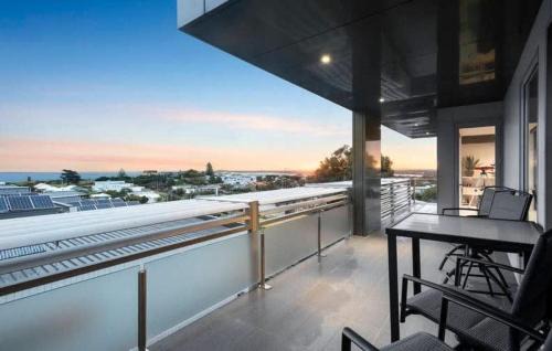 Ocean Grove Apartment | Seaside Luxury - Panoramic Views in Heart of Town