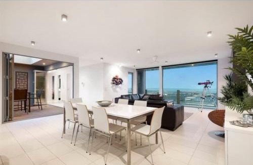 Ocean Grove Apartment | Seaside Luxury - Panoramic Views in Heart of Town