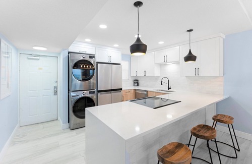 Satellite Beach Condo | Seaside Luxury Penthouse W/Heated Pool + Stunning Ocean Views 🌊