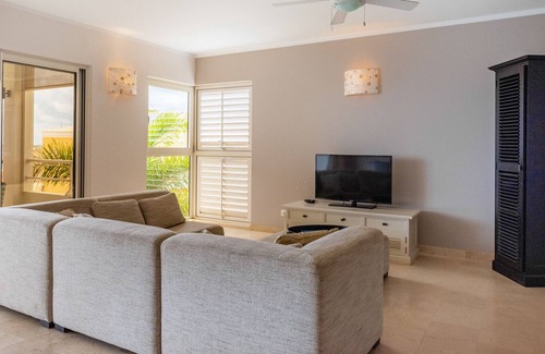 Playa Apartment | Seaside Queen Suite in Kralendijk
