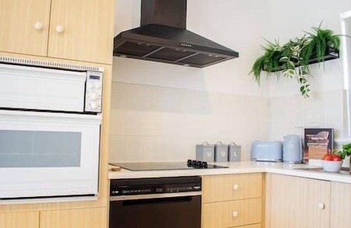 Encounter Bay House | Seaside serenity luxury escape/ Pet friendly