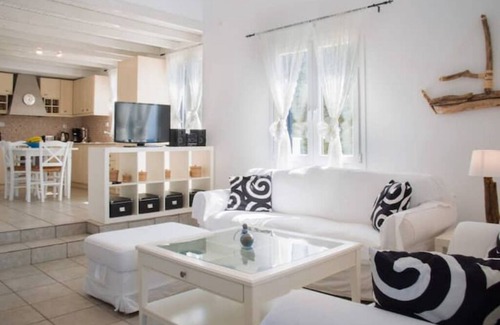 Kipri Apartment | Seaside Top Floor 2-BDR Suite #3 | Pool & Sea View