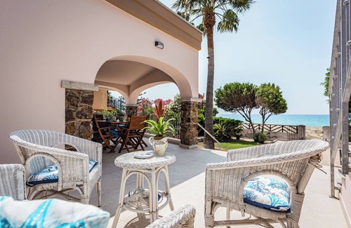 Solanas House | Seaside villa on the beautiful Solanas beach