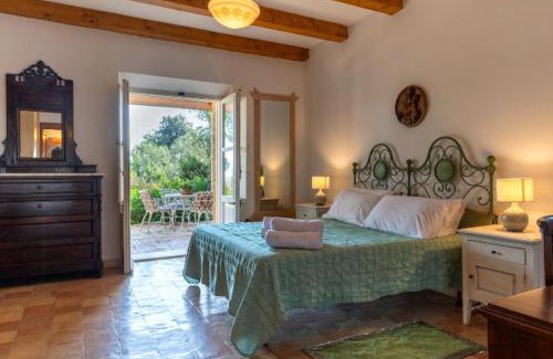 Taranto House | Seaside Villa With Pool In Taranto