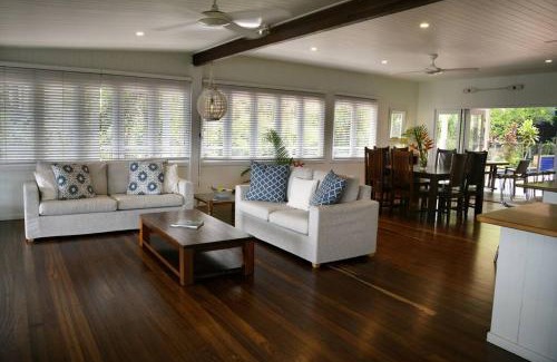 South Mission House | Seasons - Beachfront- Amazing views